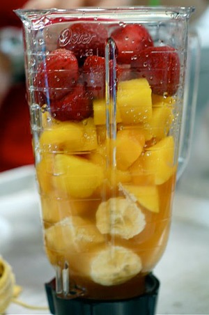 smoothie-fruitjar.jpg